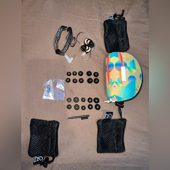 Holocene

CAMPFIRE AUDIO
Brown Holocene Earphones - Picture 5 of 11